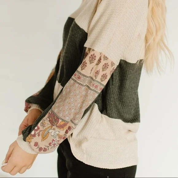 Bohemian Vneck Tunic - Picture 3 of 4